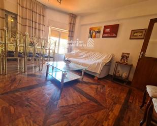 Living room of Flat for sale in Salamanca Capital  with Balcony