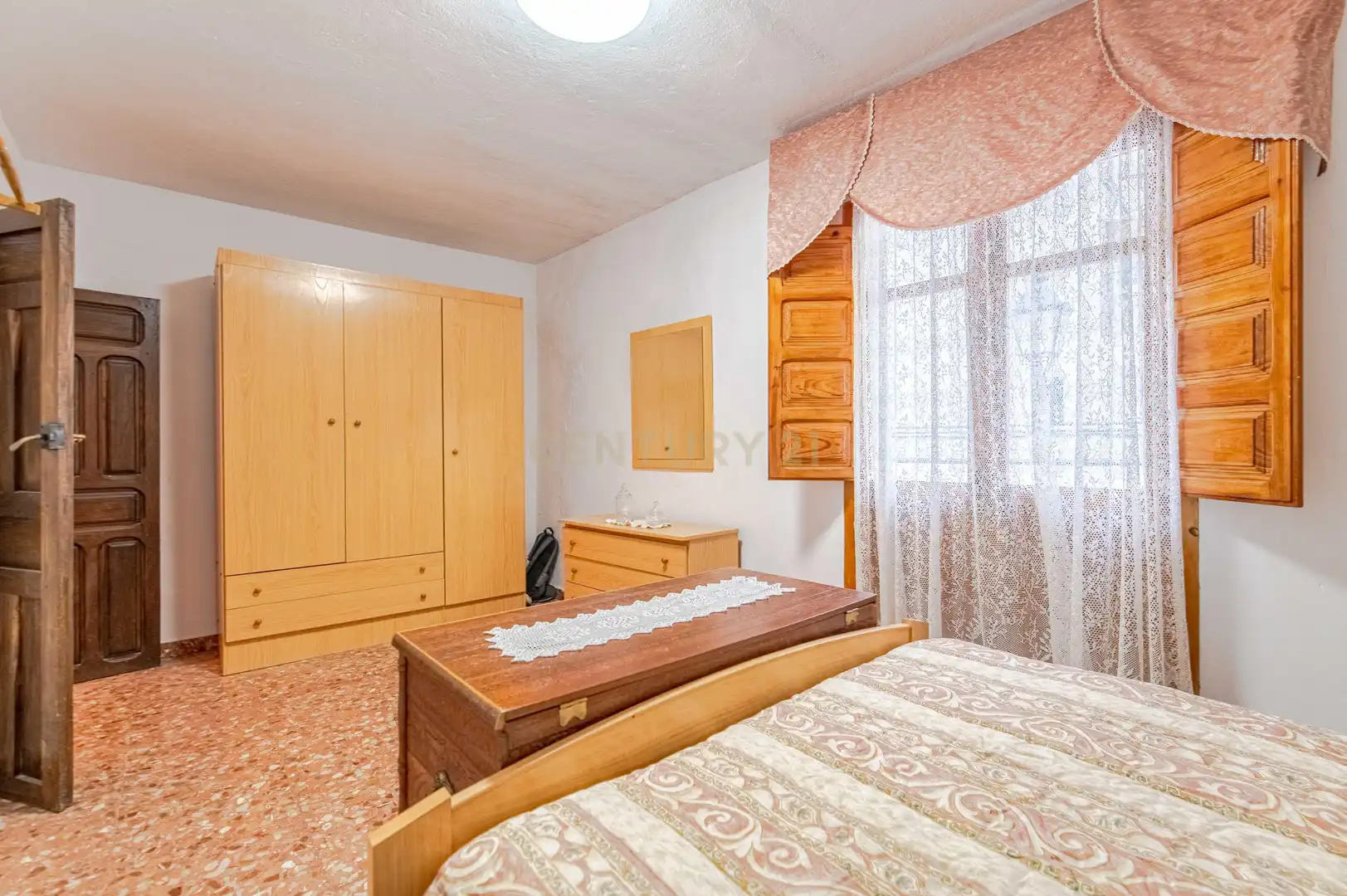 Dormitori de Casa o xalet en venda en Carataunas amb Forn, Rentadora i TV