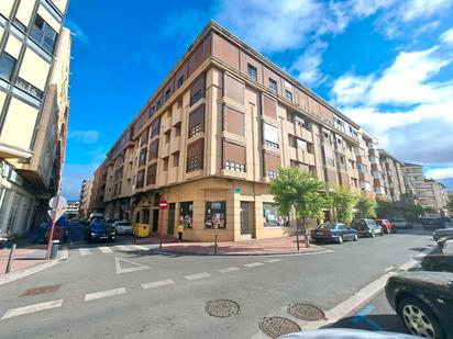 Vista exterior de Pis en venda en Haro amb Calefacció, Terrassa i Traster
