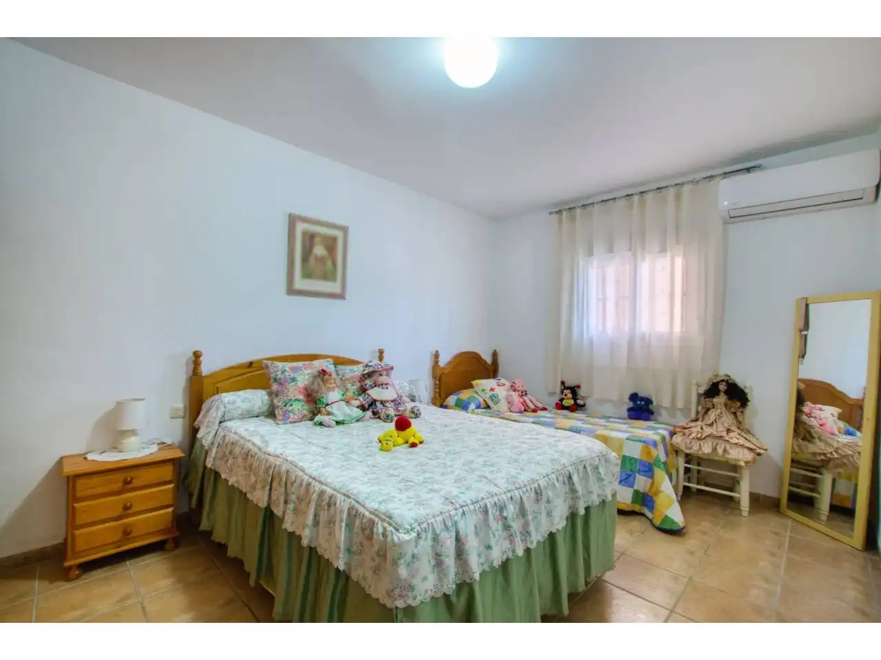 Habitación de Finca rústica en venta en Alcaucín con Terraza y Piscina