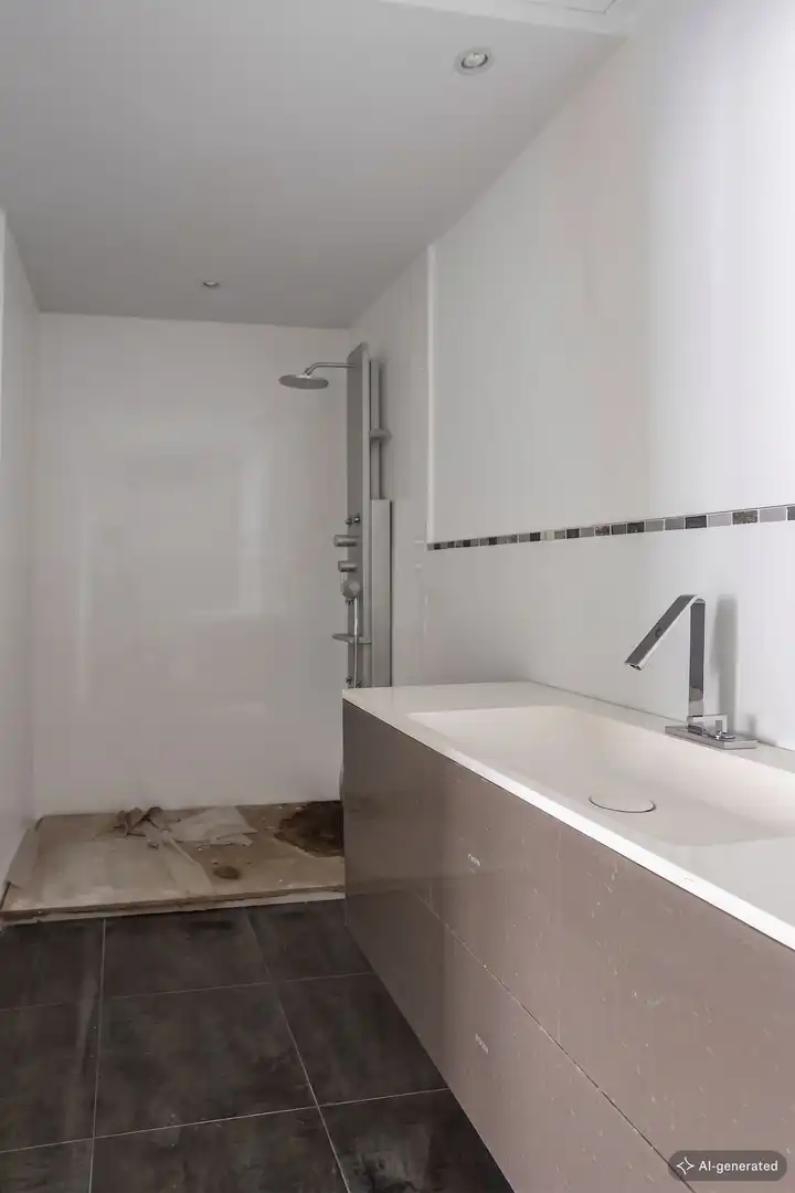 Bathroom of Flat for sale in Madrid  with Air Conditioner, Heating and Balcony