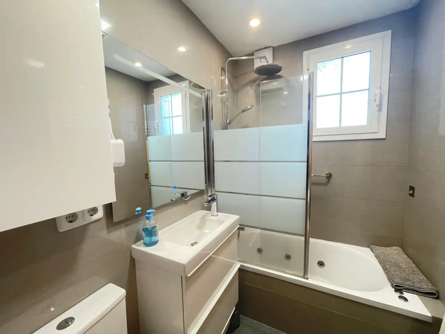 Baño de Casa o chalet en venta en Badalona con Aire acondicionado, Jardín privado y Terraza
