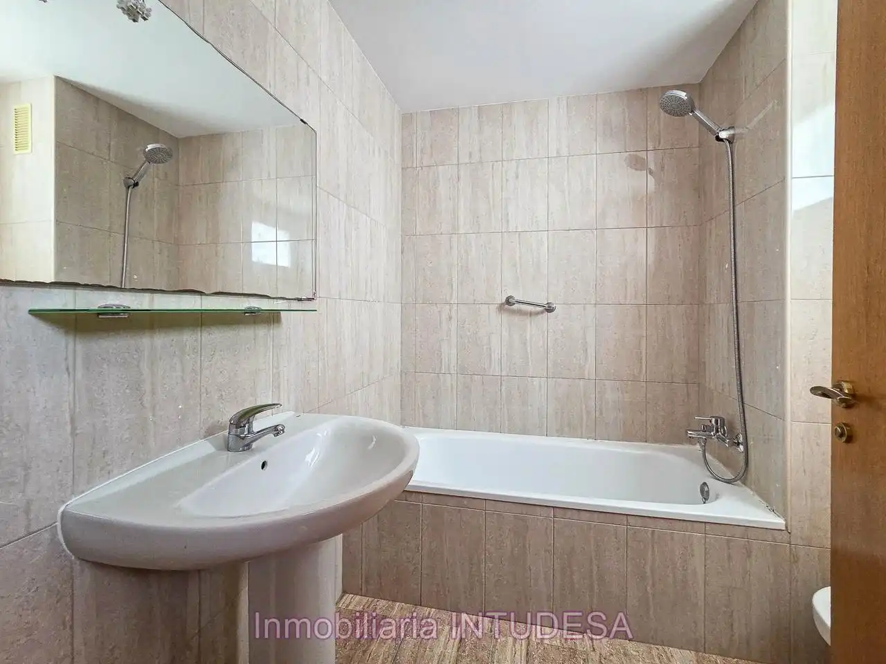 Baño de Casa adosada en venta en Murchante con Calefacción, Jardín privado y Terraza