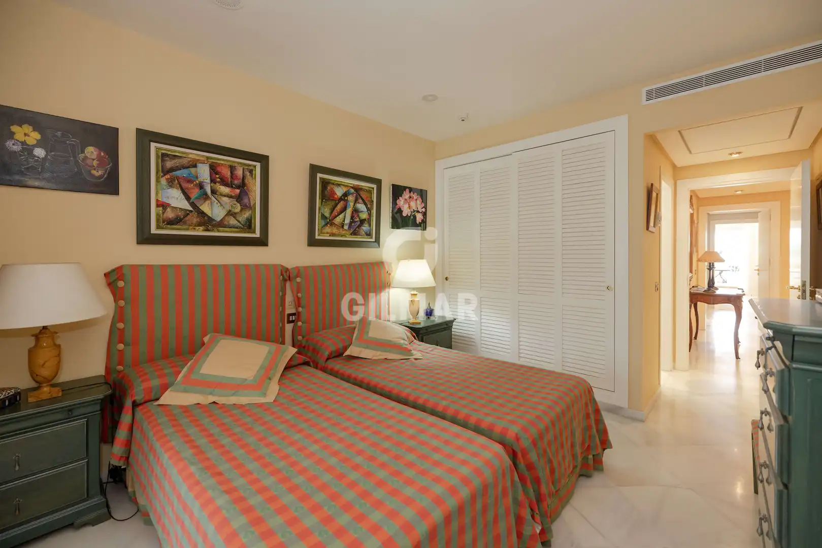 Habitación de Apartamento en venta en Marbella con Calefacción, Jardín privado y Trastero