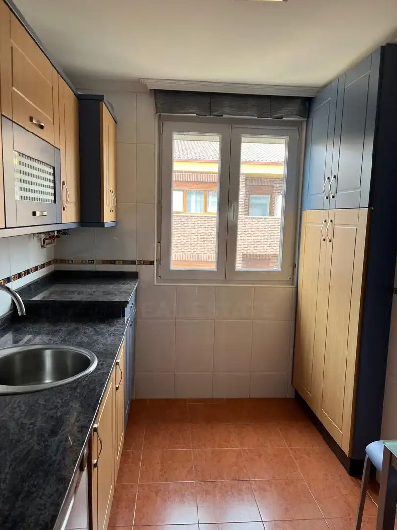 Flat with lift to rent in Calle ABOGADO JOSE FUERTES 5 5, imagen 2