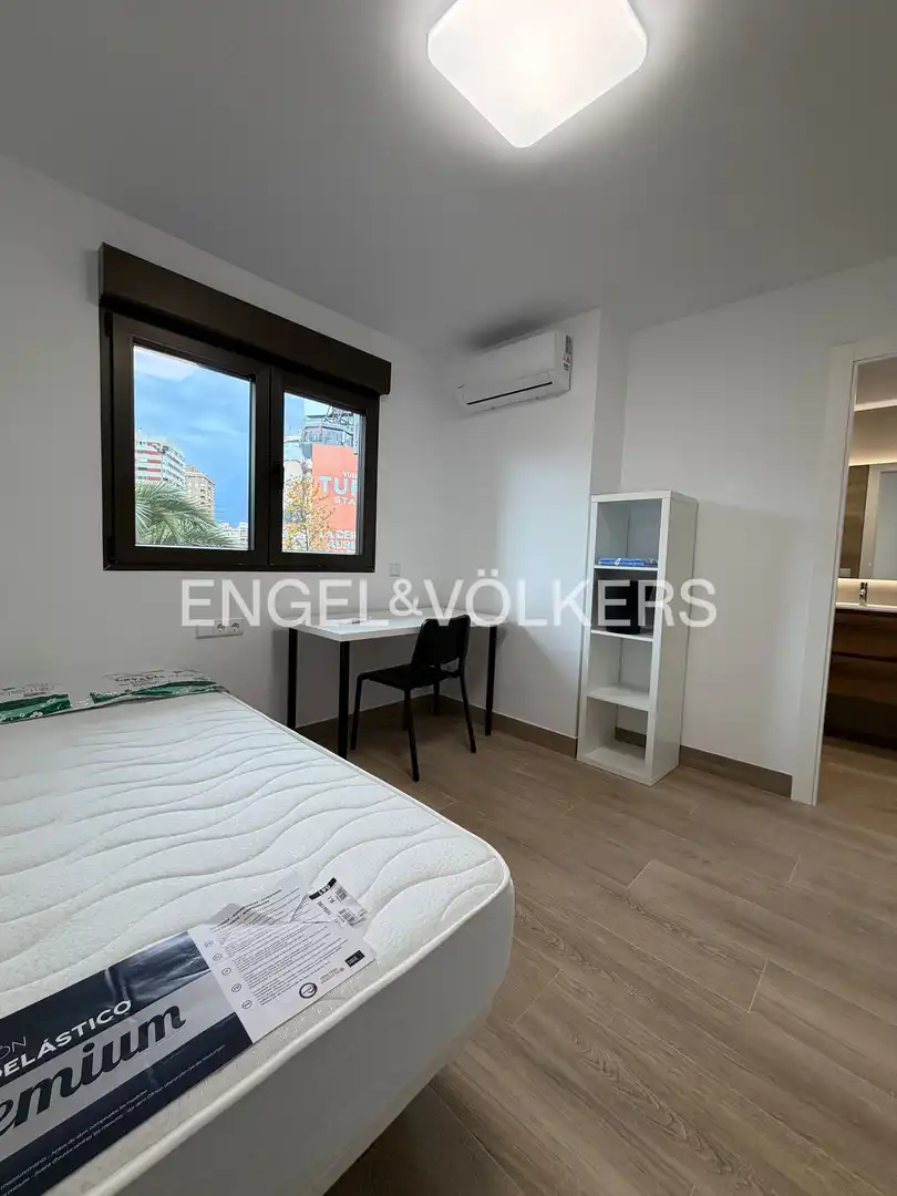 Habitación de Piso de alquiler en Valencia con Aire acondicionado, Calefacción y Balcón