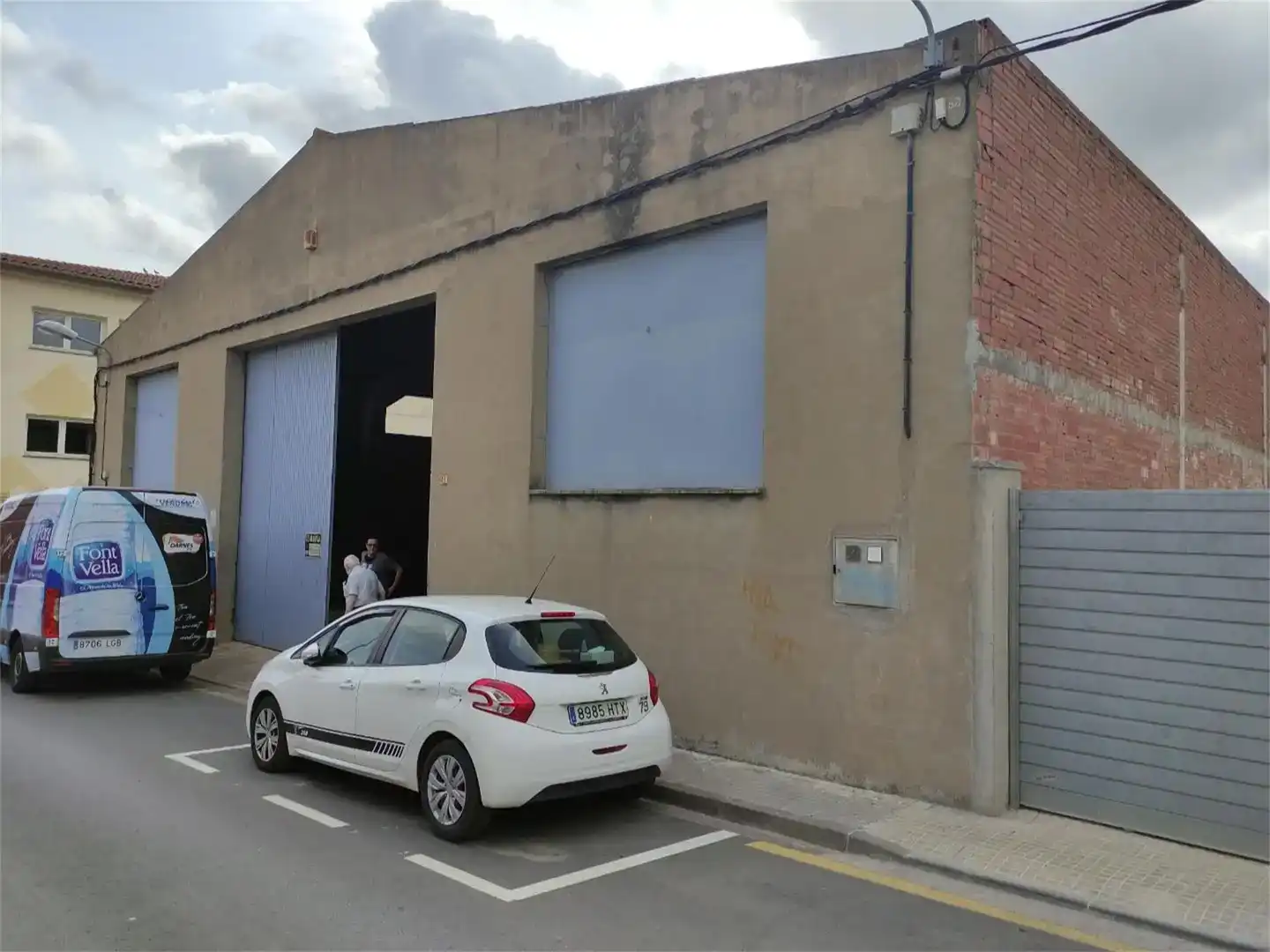 Parkplatz von Fabrikhallen zur Miete in Torroella de Montgrí