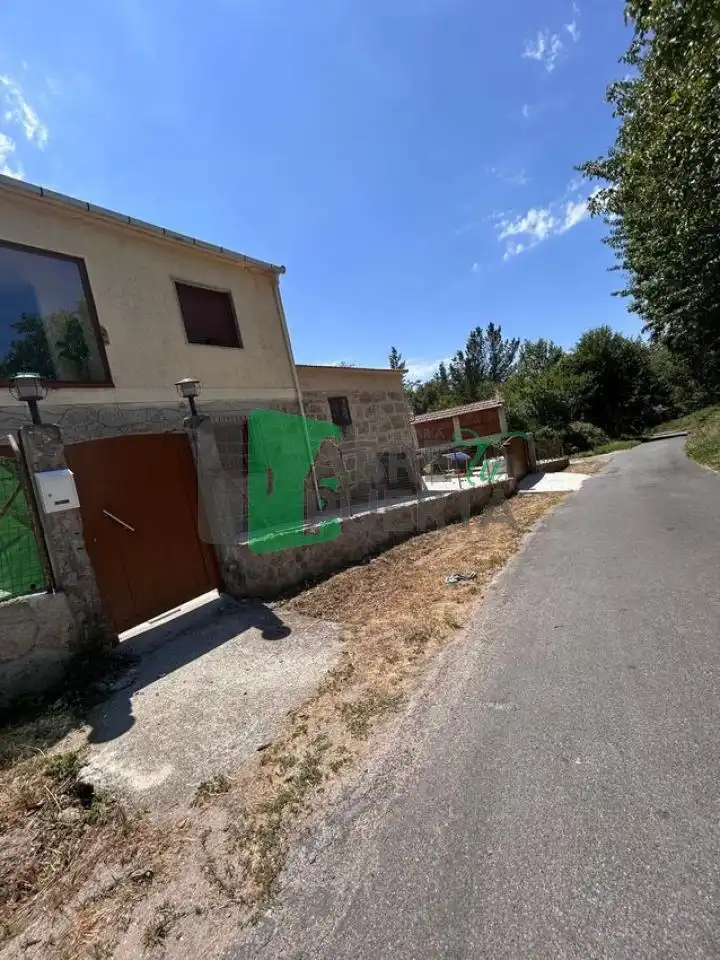 Chalet con jardín en venta en Vilamarín