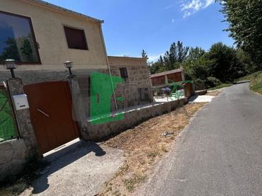 Detached house with garden for sale in Vilamarín