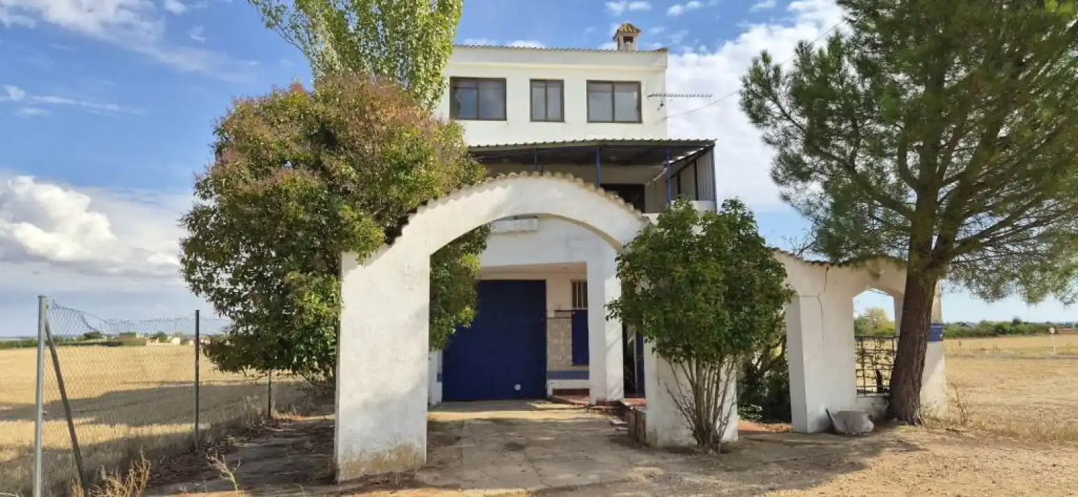 Außenansicht von Haus oder Chalet zum Verkauf in Castellanos de Villiquera mit Heizung, Privatgarten und Terrasse