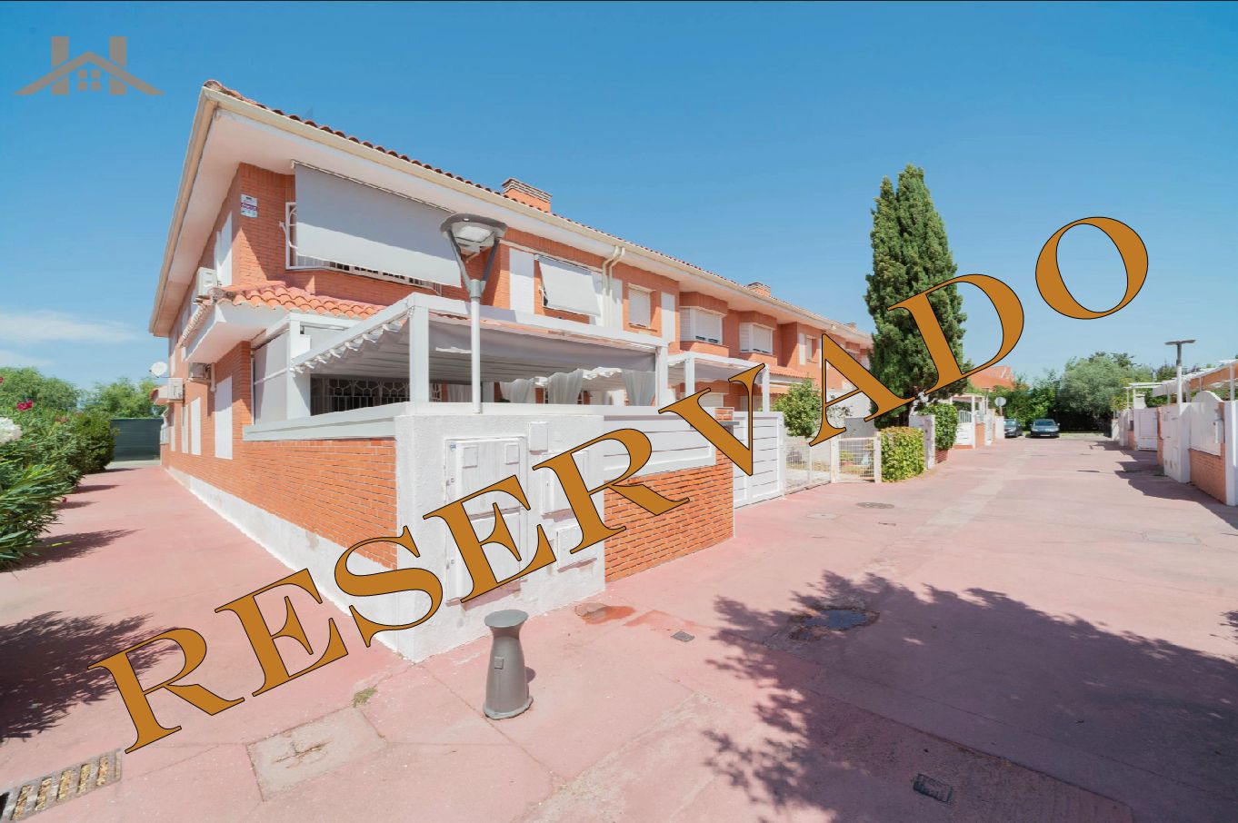 Exterior view of Single-family semi-detached for sale in Griñón  with Air Conditioner, Heating and Private garden