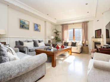 Maison mitoyenne avec balcon à vendre à Genil