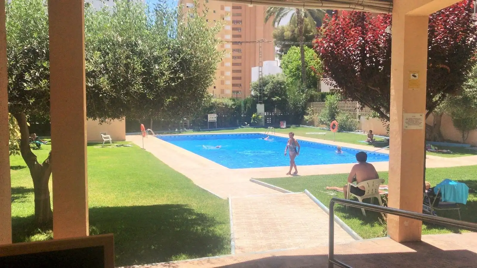 Piscina de Piso en venta en Benidorm con Aire acondicionado, Jardín privado y Piscina comunitaria