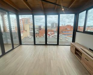 Living room of Study to rent in León Capital   with Parquet flooring, Furnished and Oven