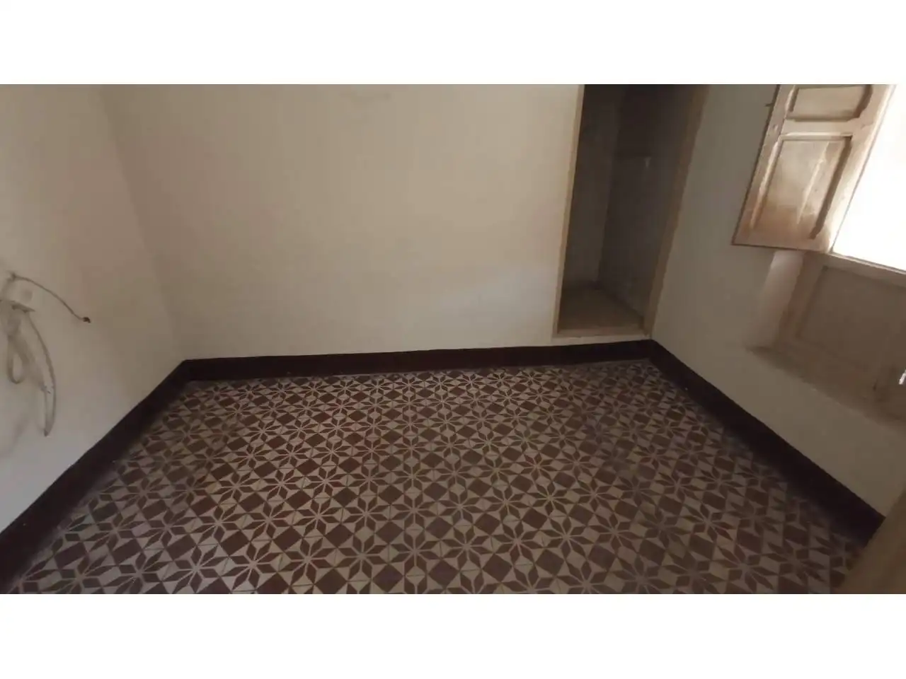 Houses for sale in Calle CAMPOAMOR, Centro