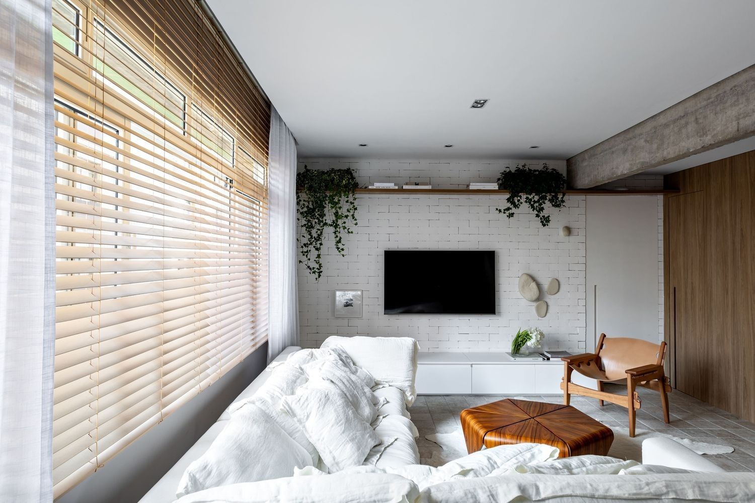 Living room of Flat to rent in  Madrid Capital  with Air Conditioner, Furnished and TV