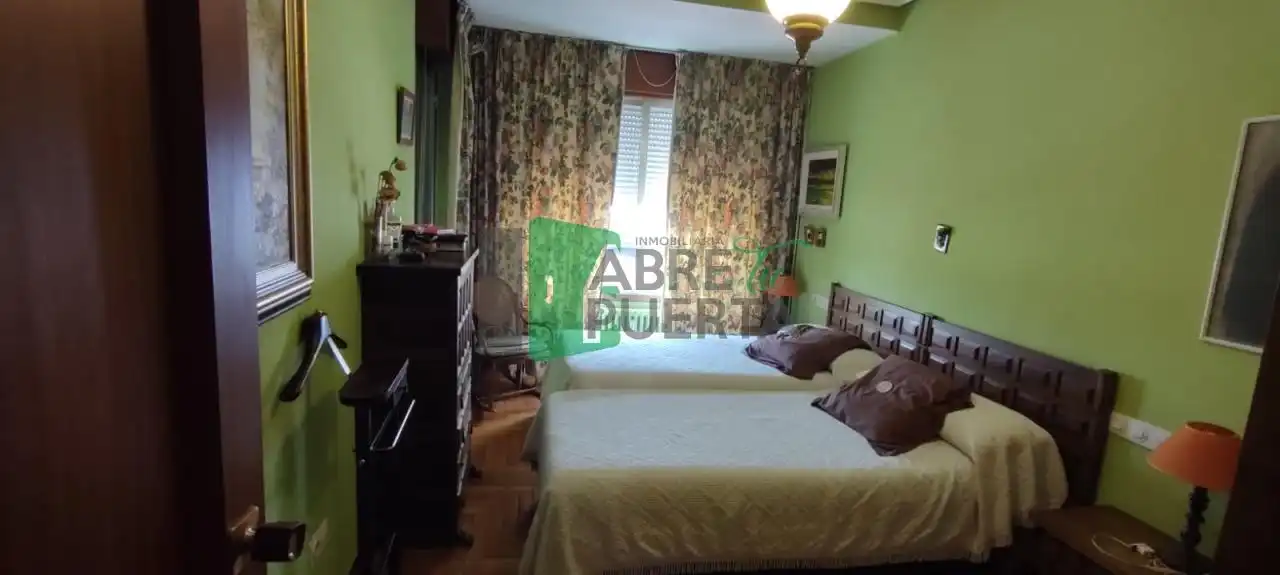 Bedroom of Flat for sale in Ourense Capital   with Heating, Parquet flooring and Storage room