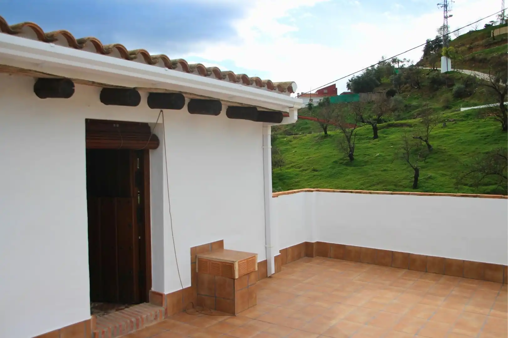 Garden of Houses for sale in Guaro  with Air Conditioner, Heating and Private garden