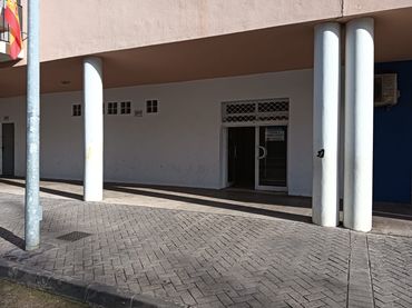 Local comercial de lloguer a Avenida de la Música