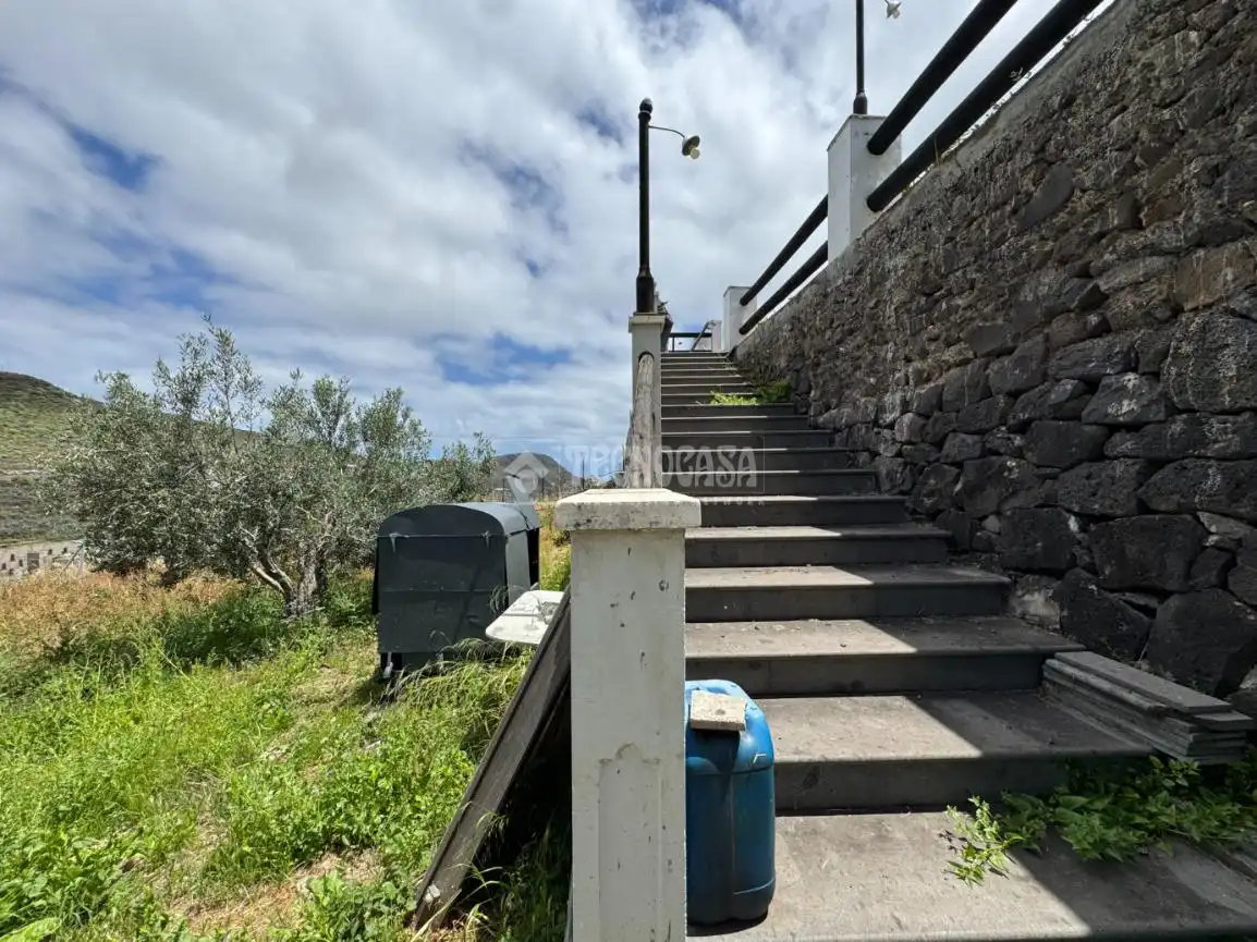 Vista exterior de Finca rústica en venda en Las Palmas de Gran Canaria amb Terrassa i Moblat
