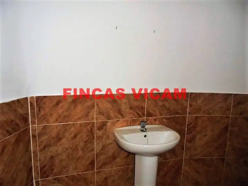 Bany de Local en venda en Huesca amb Aire condicionat, Calefacció i Parquet