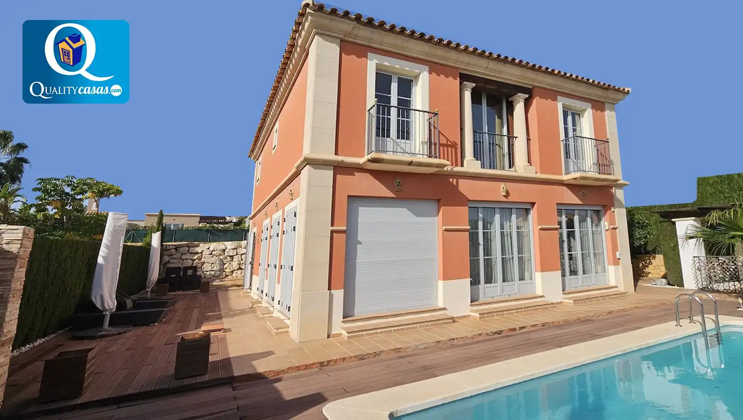 Chalet con terraza en venta en Golf Bahía