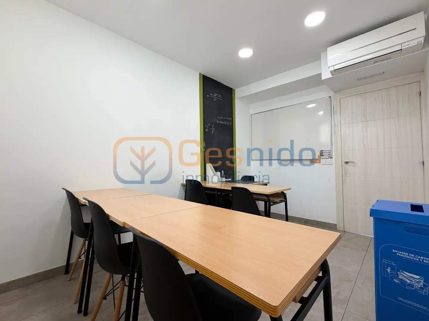 Commercial properties for rent in Segovia  with Air Conditioner