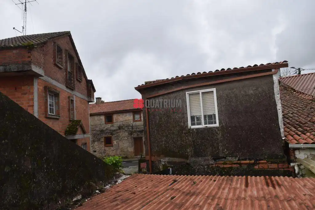 Vista exterior de Casa o xalet en venda en Teo amb Jardí privat