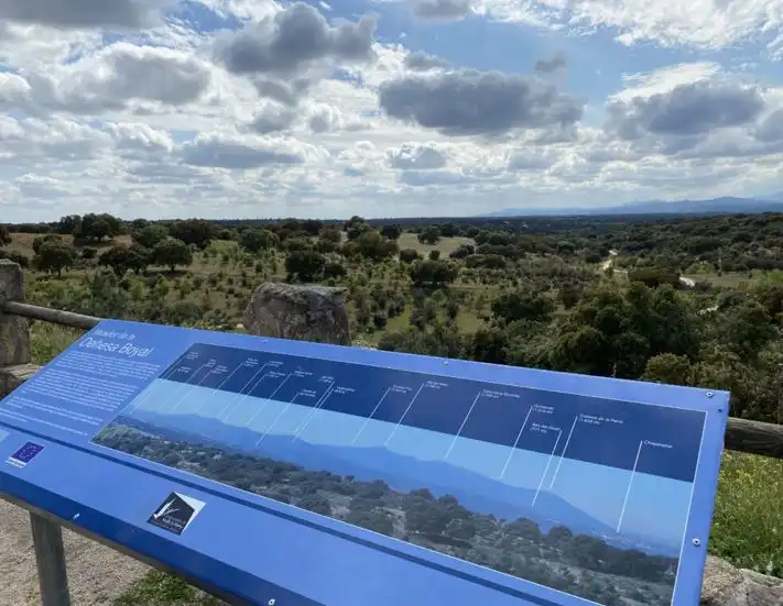 Vista exterior de Dúplex en venta en Sevilla la Nueva con Aire acondicionado, Calefacción y Terraza