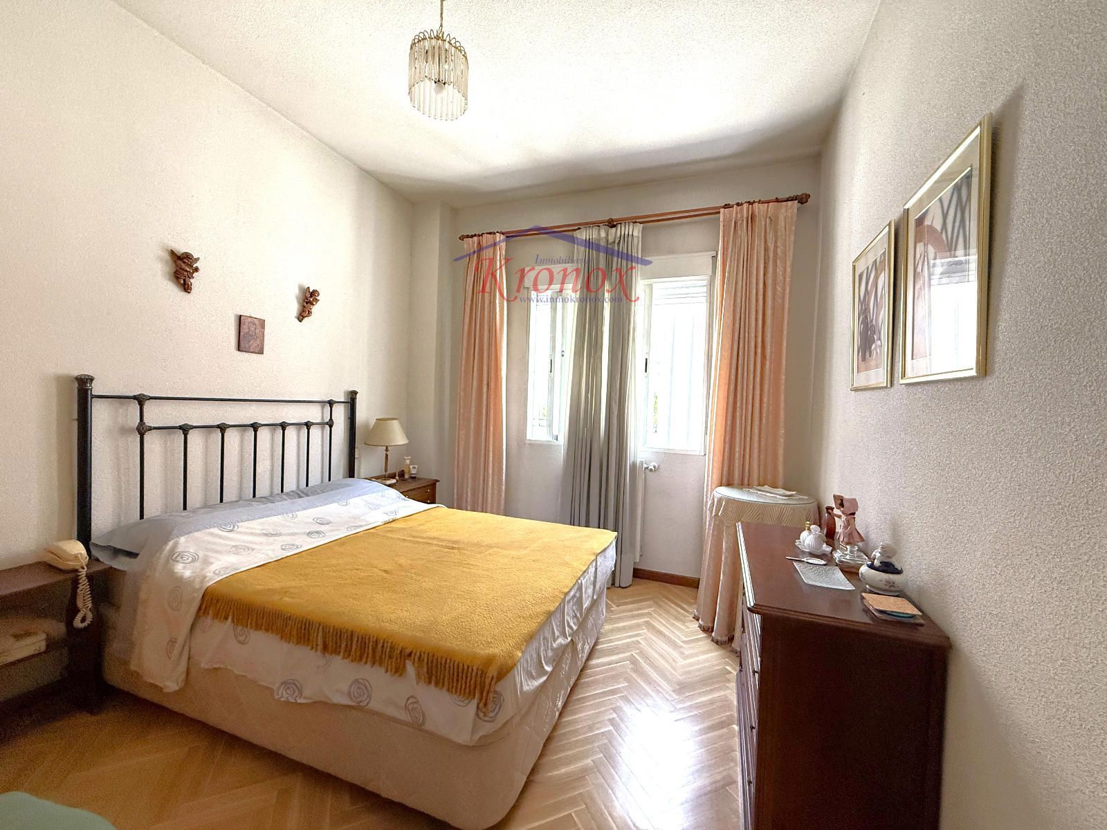Bedroom of Apartment for sale in  Madrid Capital  with Heating