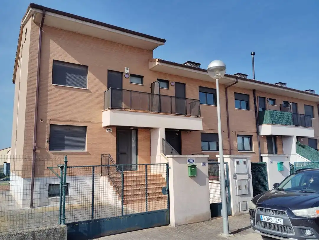 Exterior view of Houses for sale in Uruñuela  with Heating, Private garden and Terrace