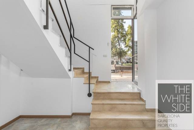 Local comercial en Venta en gran via corts catalanes en Provençals del Poblenou