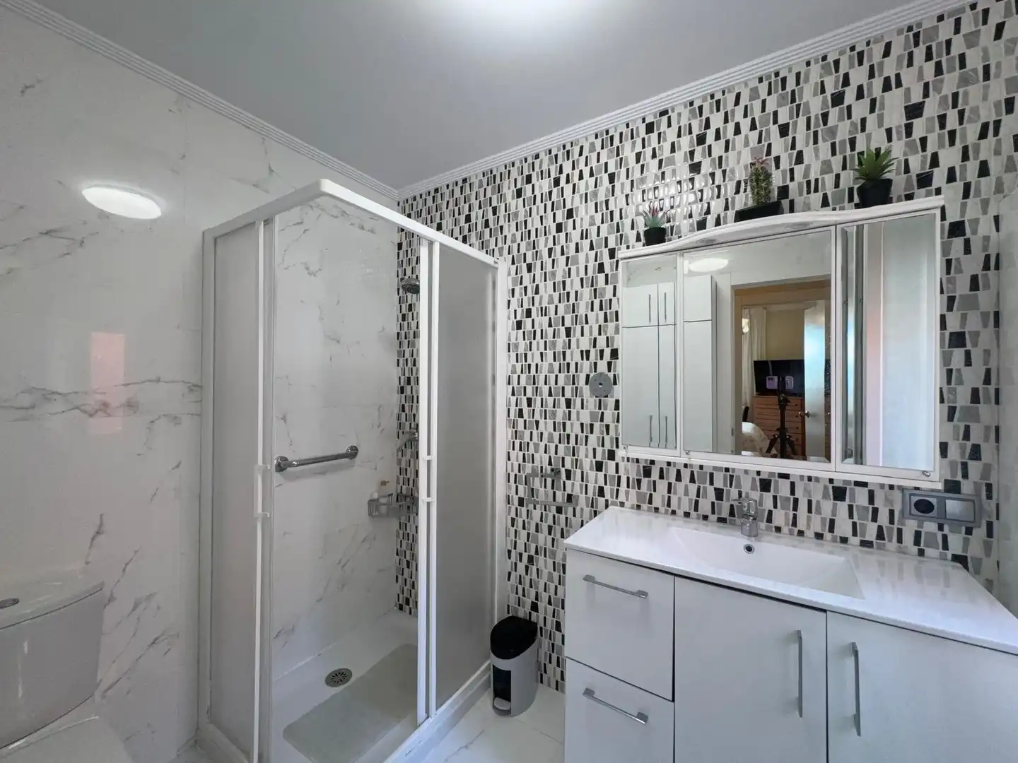 Appartamento con giardino in vendita a Calle de Acacio Gutiérrez 138, imagen 24