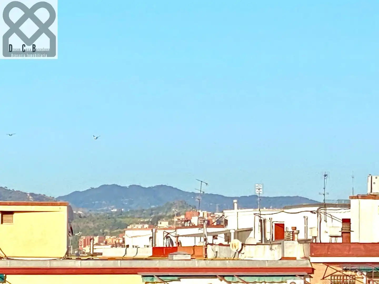 Außenansicht von Dachboden zum Verkauf in Barcelona mit Heizung und Terrasse