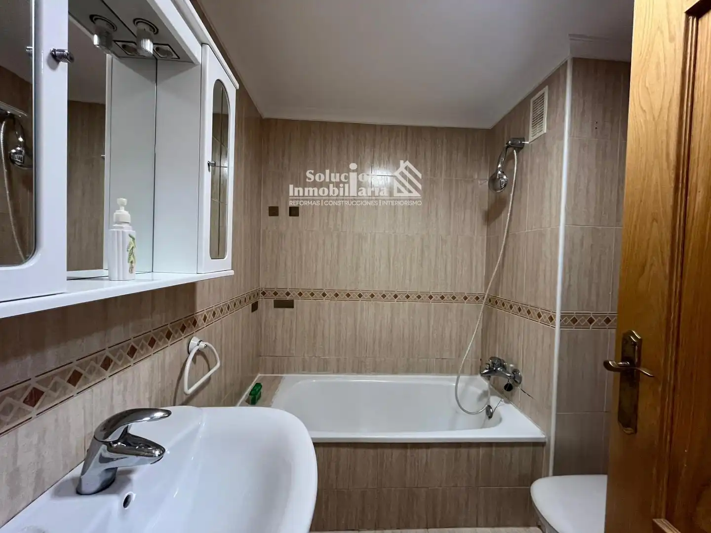 Baño de Piso en venta en Salamanca con Calefacción, Terraza y Amueblado
