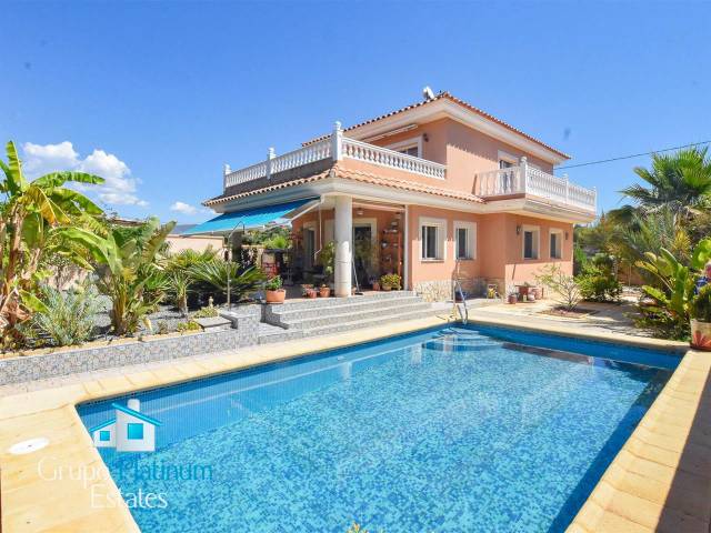 Casa-chalet en Venta en Calabardina