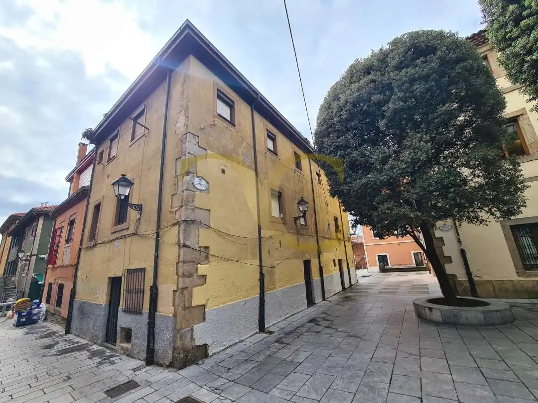 Vista exterior de Edificio en venta en Gijón 