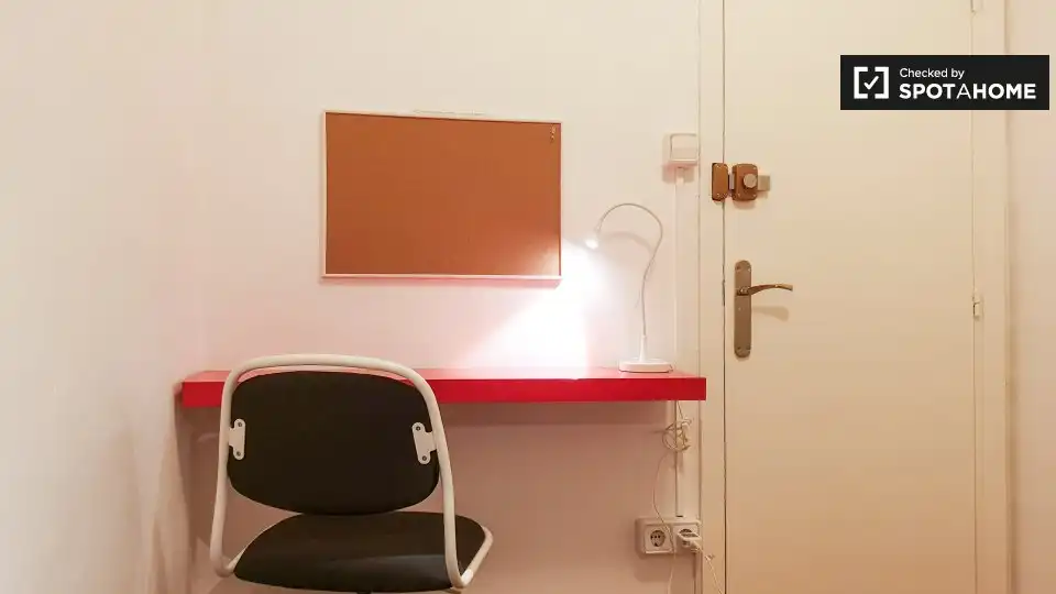 Bedroom of Flat for rent in L'Hospitalet de Llobregat  with Air Conditioner, Heating and Furnished