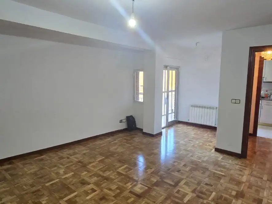 Sala d'estar de Pis en venda en Leganés amb Terrassa i Balcó