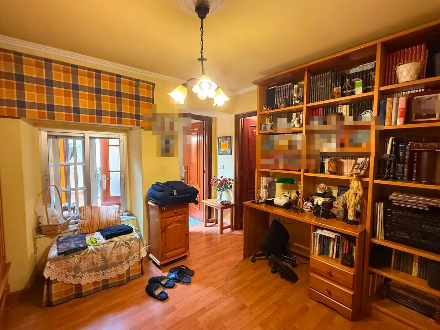 Sala de estar de Casa adosada en venta en Fene con Calefacción, Parquet y Amueblado