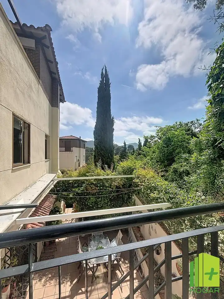 Vista exterior de Casa adosada en venta en Jaén con Aire acondicionado, Jardín privado y Terraza