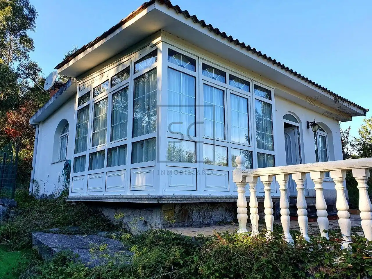 Vista exterior de Casa o xalet en venda en Ferrol amb Calefacció, Terrassa i Moblat