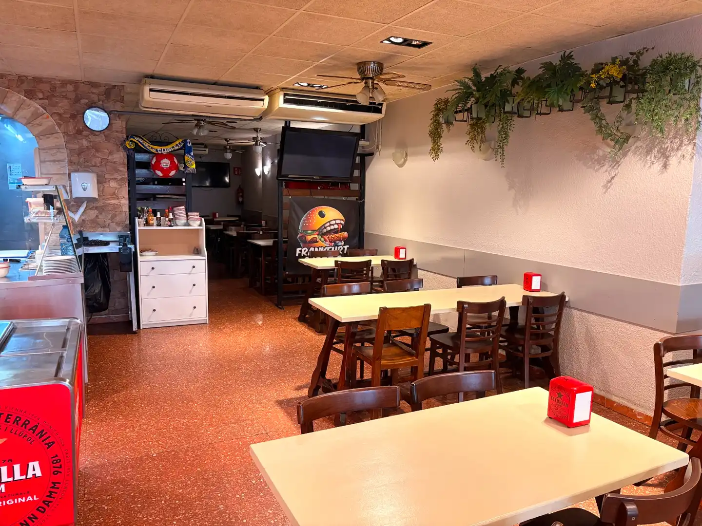 Local en traspaso en Sant Just Desvern con Aire acondicionado, Calefacción y Terraza