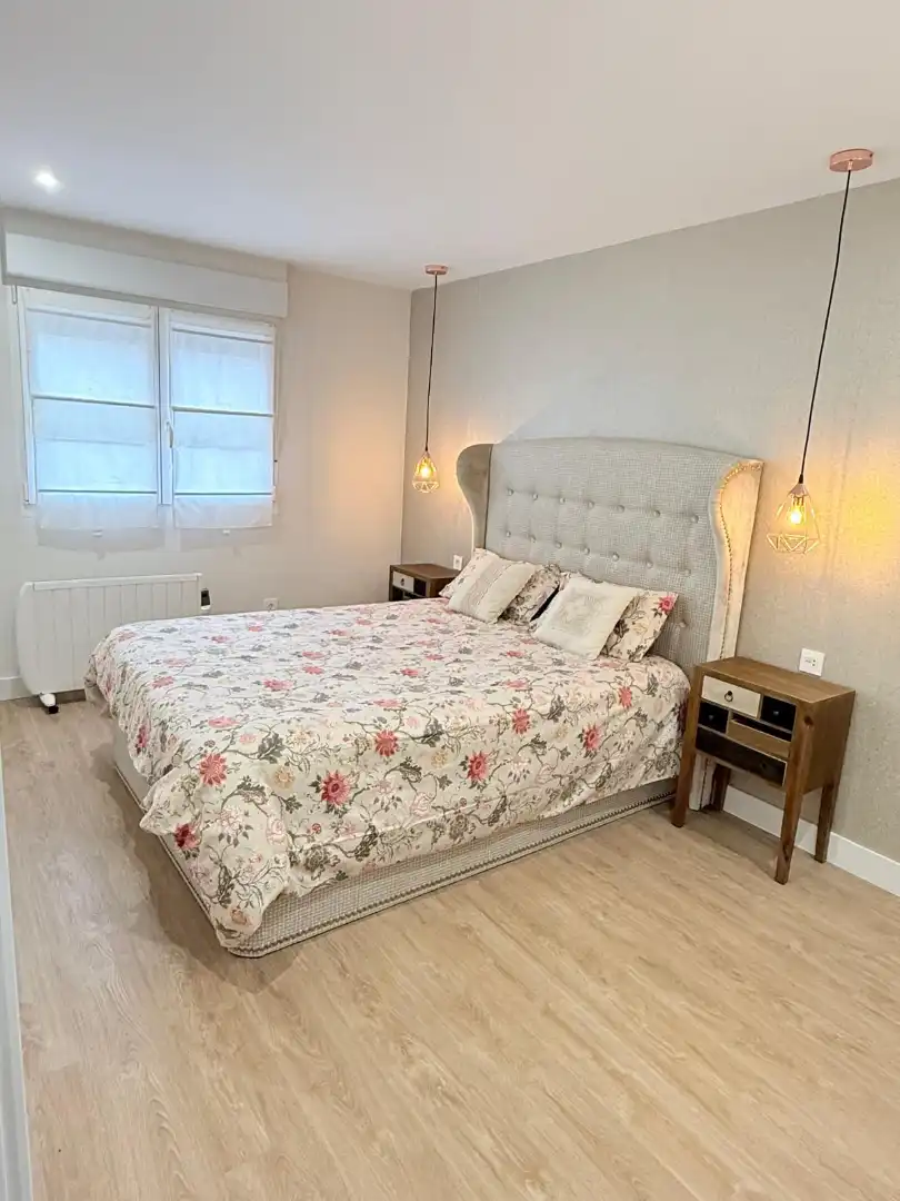 Schlafzimmer von Wohnungen zur Miete in Castro-Urdiales mit Heizung, Terrasse und Möbliert