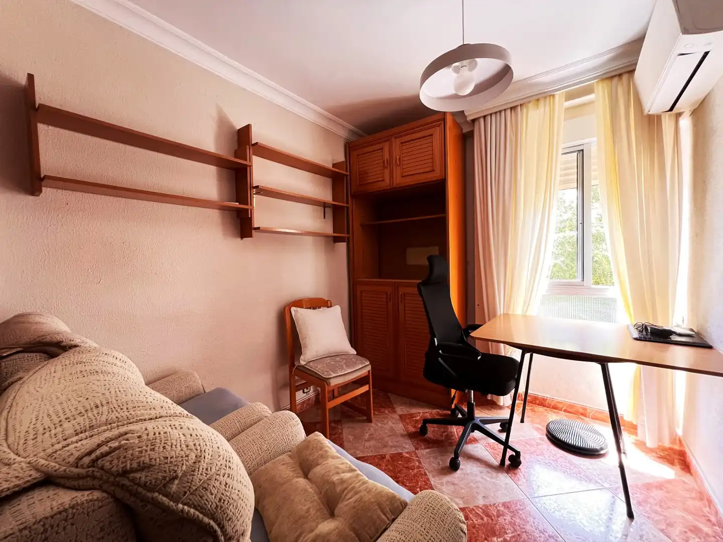 Habitación de Piso en venta en Sevilla con Aire acondicionado, Calefacción y Terraza
