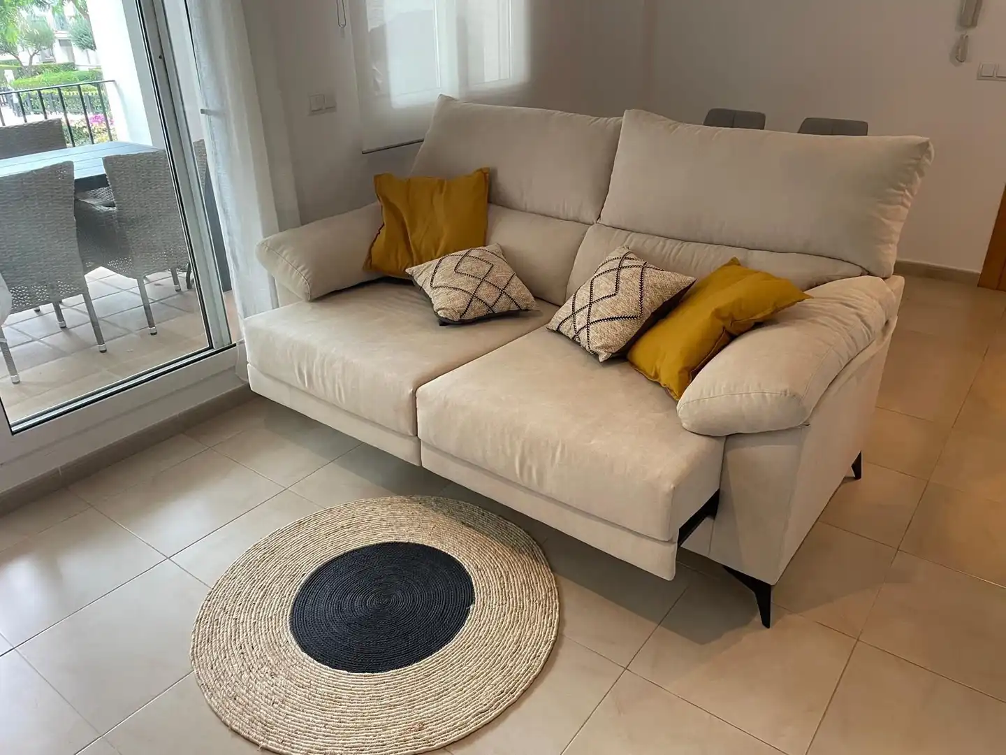 Sala d'estar de Apartament de lloguer en Torre-Pacheco amb Aire condicionat, Piscina i Moblat