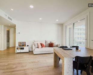 Living room of Apartment to share in  Barcelona Capital  with Air Conditioner and Terrace