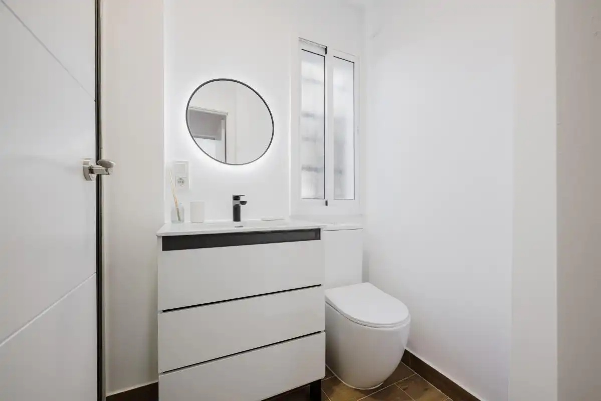 Baño de Piso en venta en Sevilla con Calefacción y Amueblado