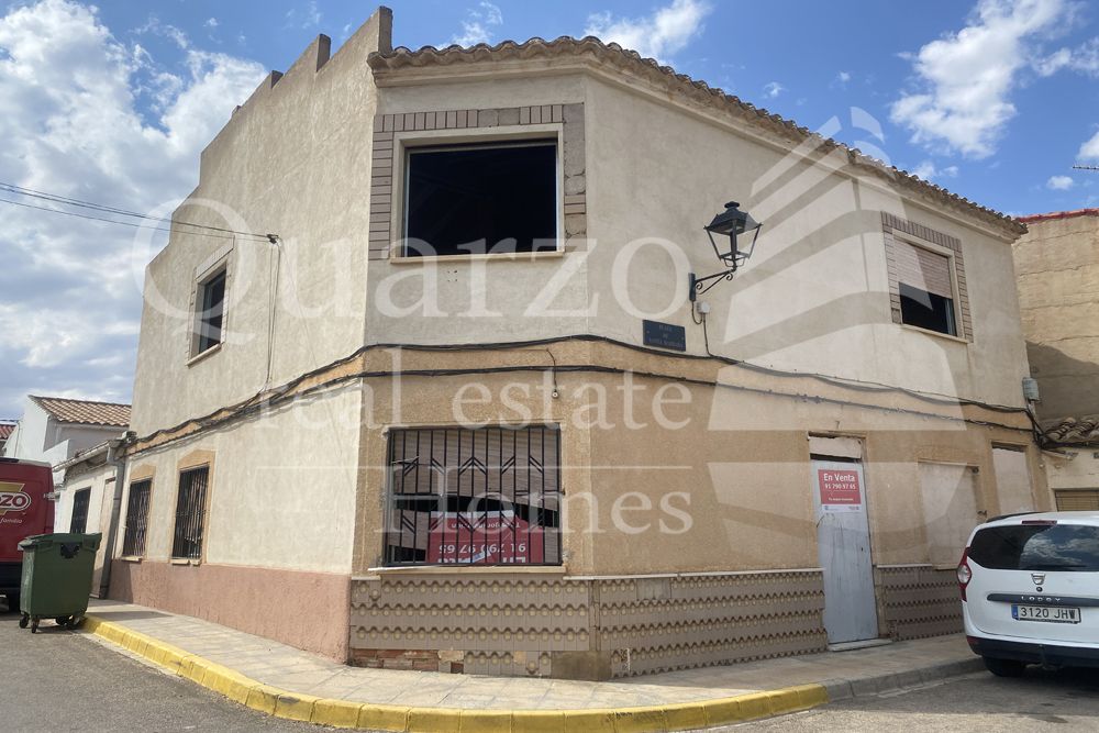 Vista exterior de Casa adosada en venda en Tobarra