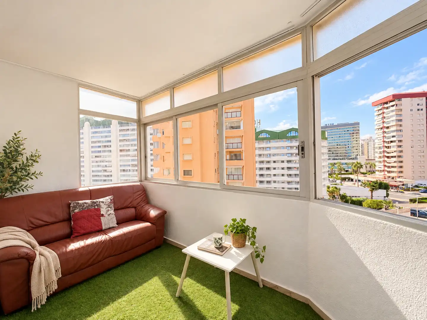 Apartment with pool to rent in Carrer Llentiscle 2, imagen 2